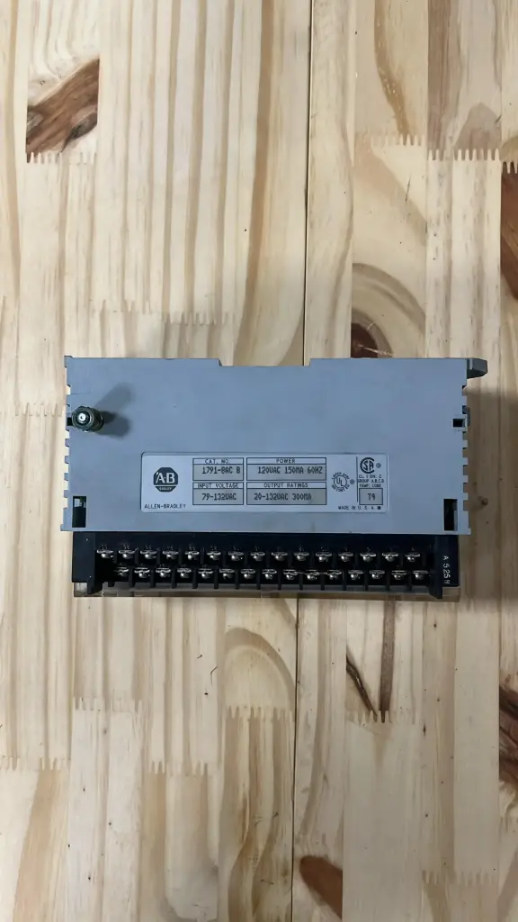 Allen-Bradley 1791-8AC B