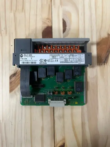 [1746-OX8 A] Allen-Bradley 1746-OX8 A
